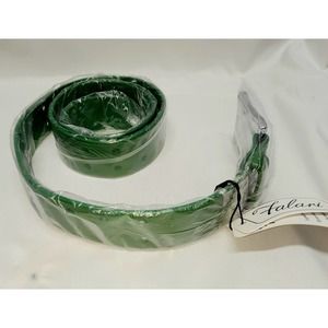 NIB Falari LuxuryLeather Green belt w/silver buckle